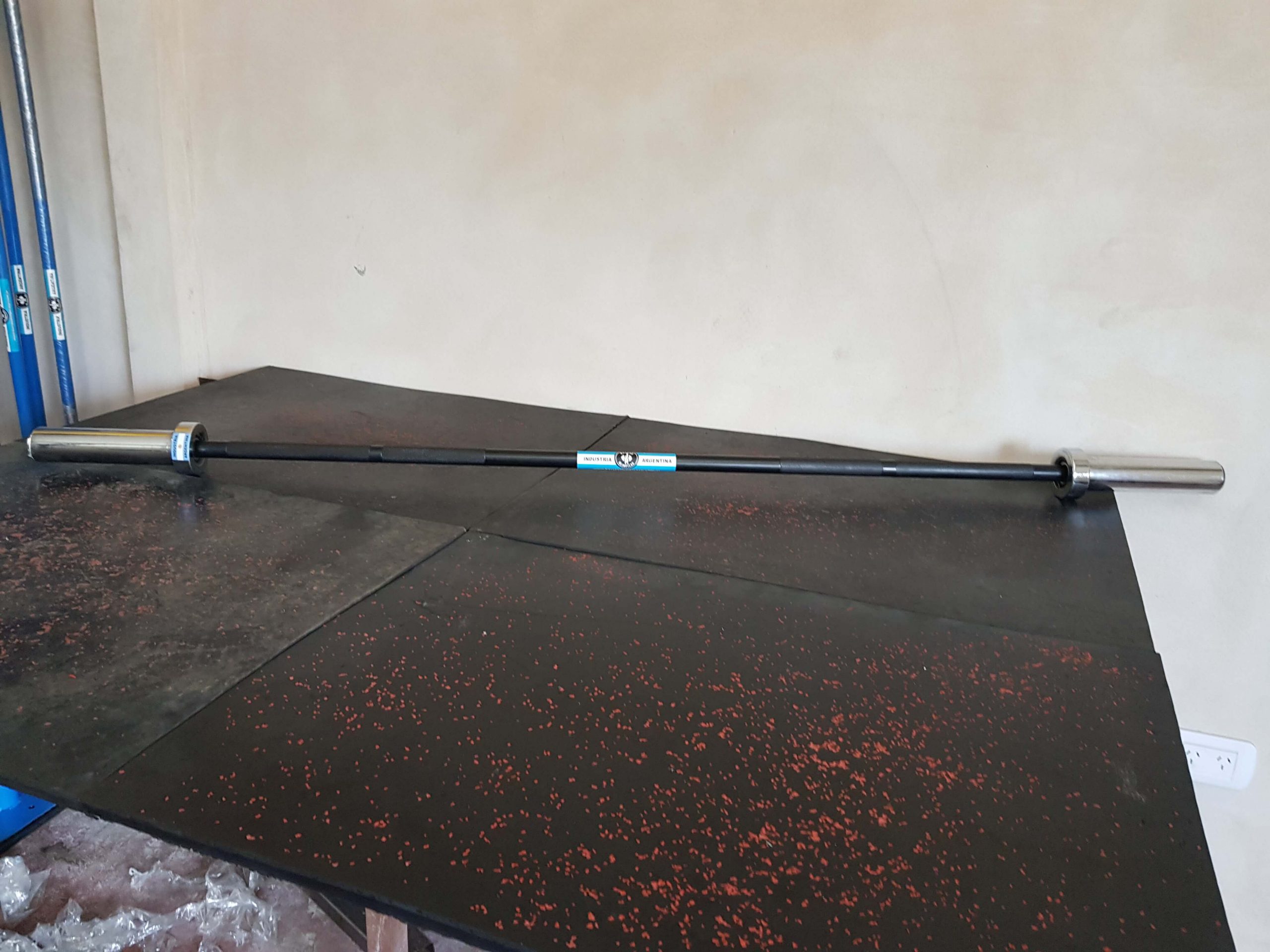 Barra Olímpica Color 8 kg x 1,70 mts