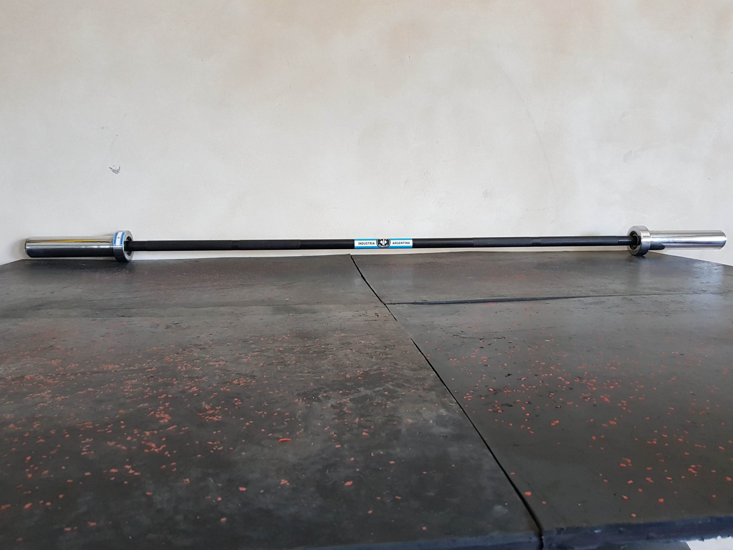1 barra de 10kgs + 1 barra de 9kgs + 80kgs discos fundición + 2 pares de topes – PROMO Nº8