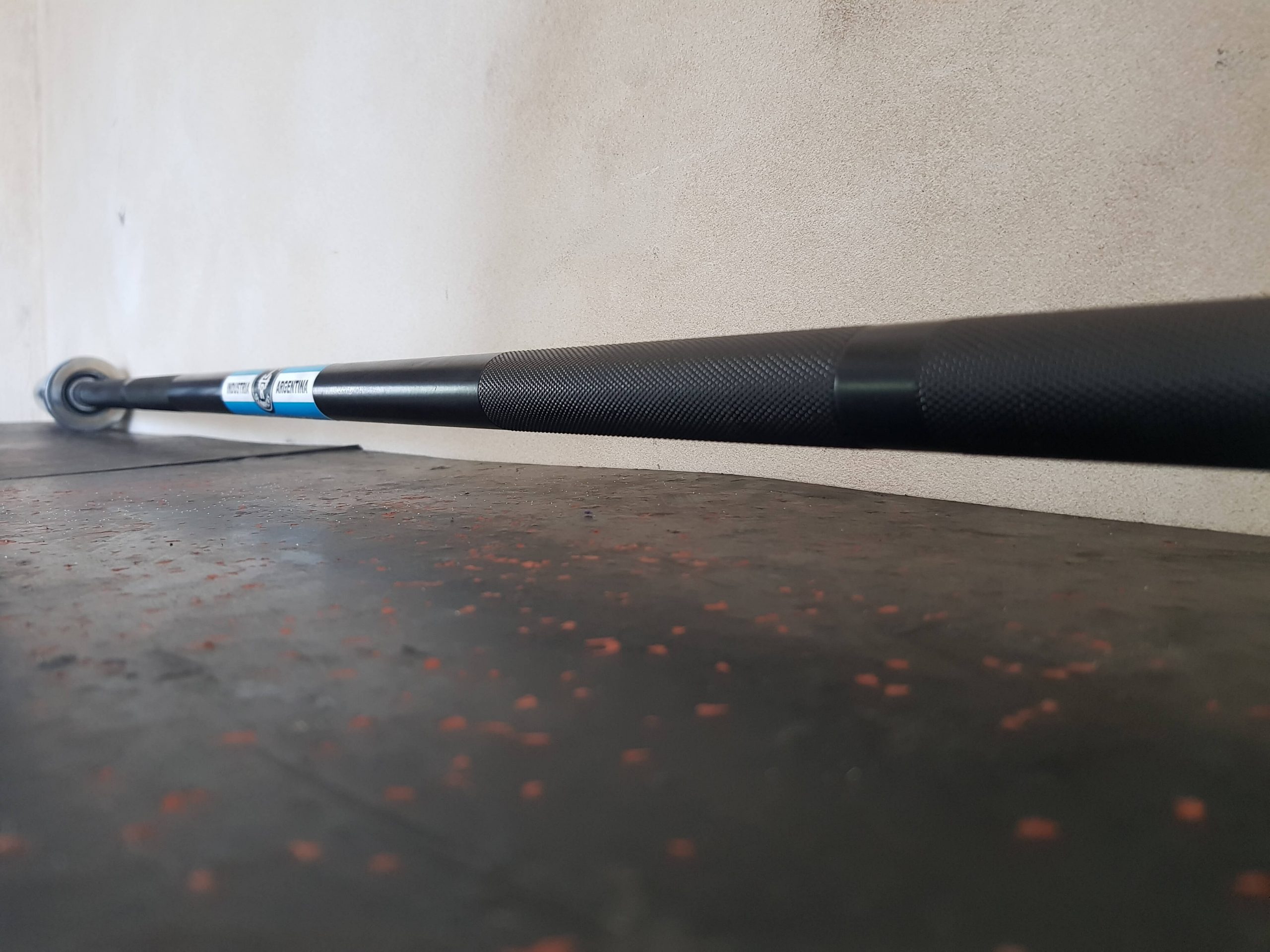1 barra de 10kgs + 1 barra de 9kgs + 80kgs discos fundición + 2 pares de topes – PROMO Nº8